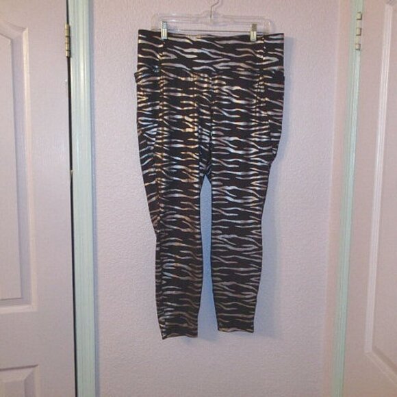 LIVI Lane Bryant Leggings Size 18 20 2X Pockets Zebra Shine 7/8 Wicking High Ris - Picture 1 of 11